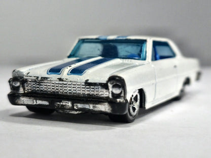 '66 CHEVY NOVA GM TM Hot Wheels 2007 Biały 1:64 – zdjęcie 5