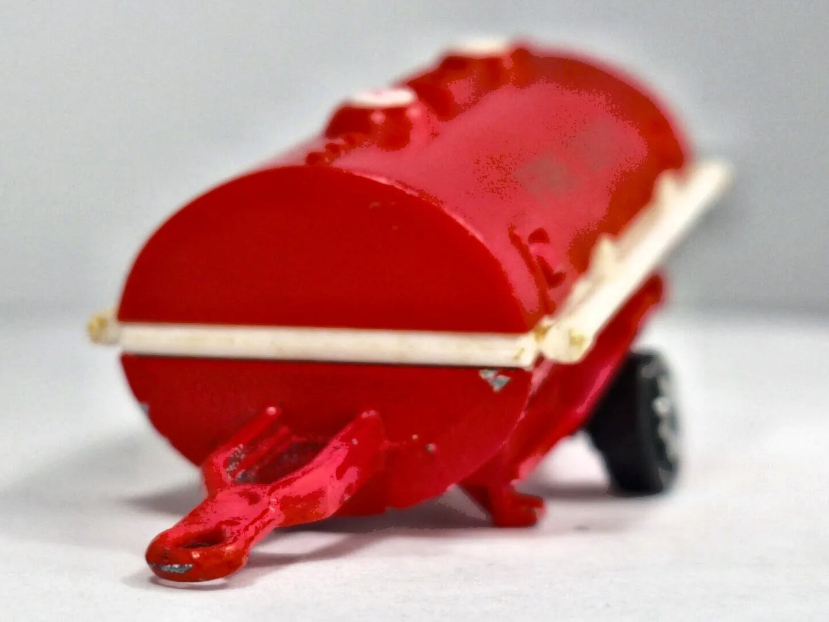PRZYCZEPA CYSTERNA FIRE DEPT STRAŻ POŻARNA Majorette Czerwony 1:60 – zdjęcie 5