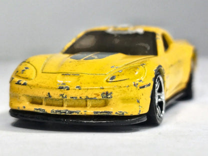 '12 CORVETTE Z06 Hot Wheels 2012 Żółty 1:64 – zdjęcie 5