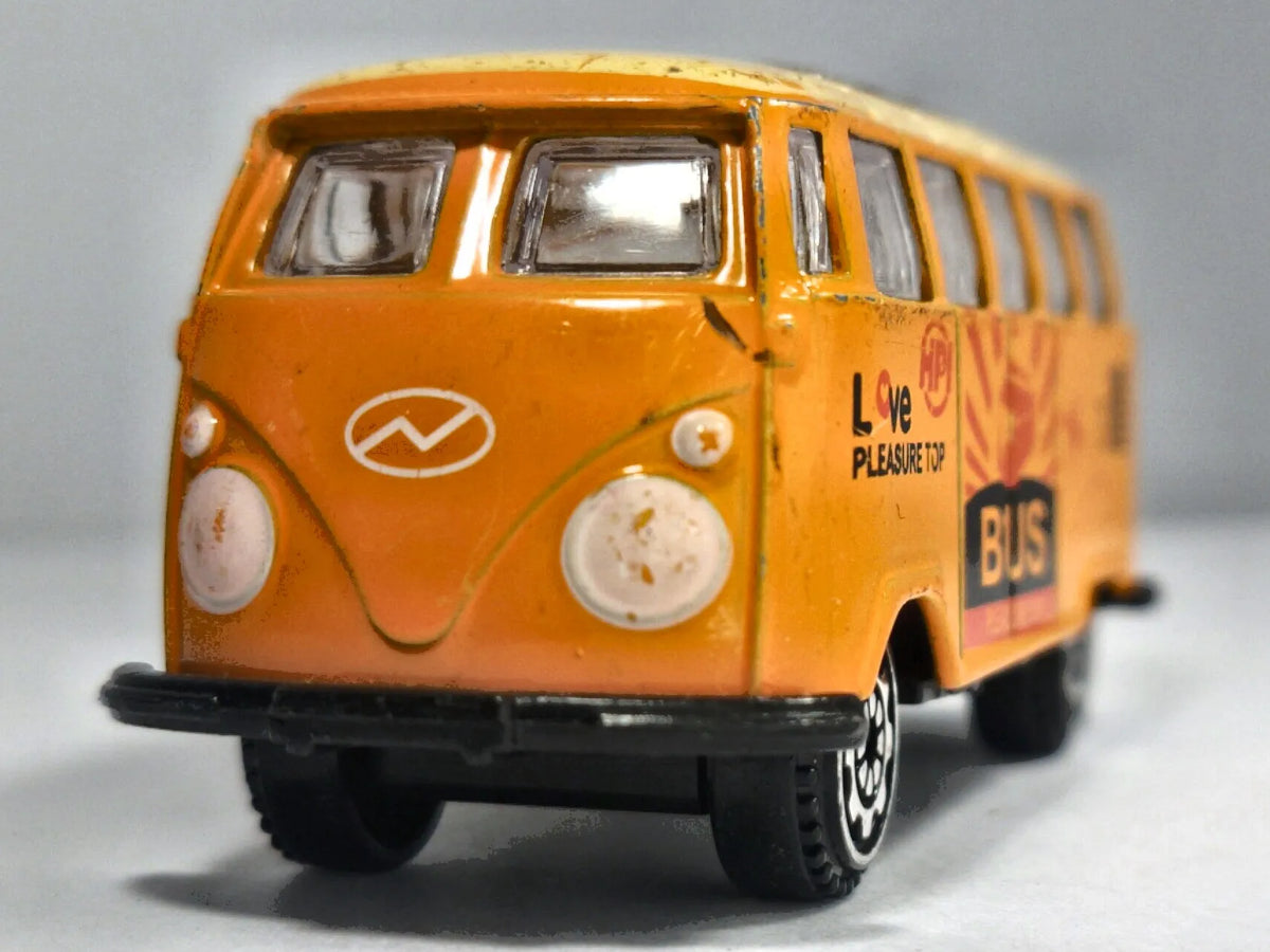 Jak Volkswagen Transporter T1 z lat 60/70, BUS Pleasure TOP Pomarańcz. 1:64 – zdjęcie 5