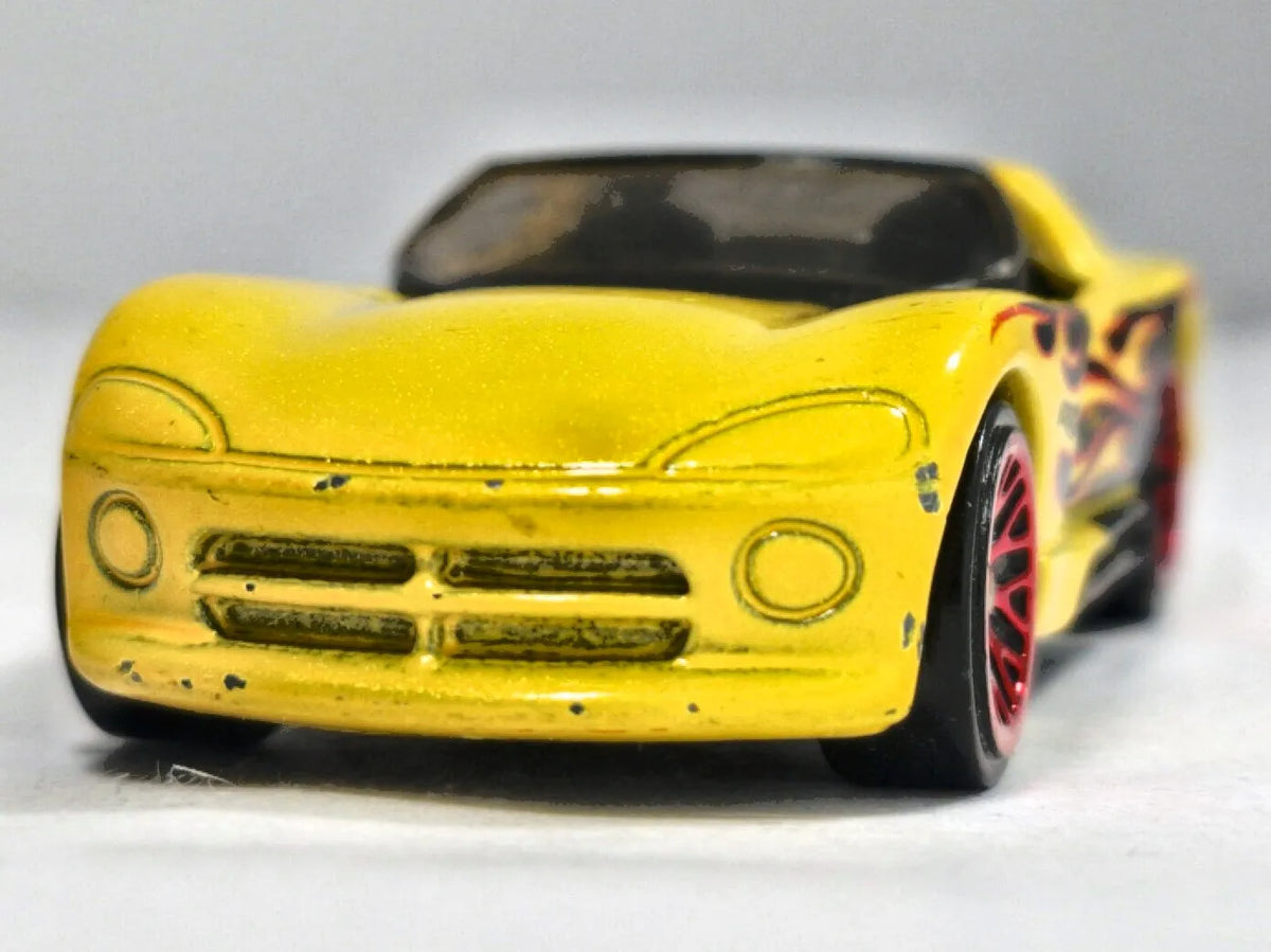 Dodge Viper Hot Wheels 2016 Mainline 1:64 Luzak Żółty – zdjęcie 5