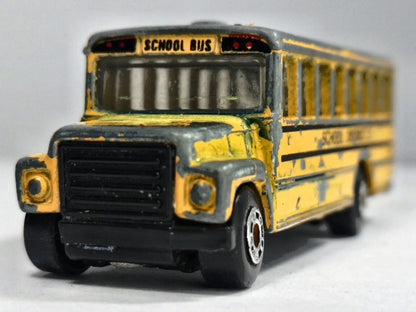 SCHOOL BUS VINTAGE MODEL Matchbox 1985 Żółty 1:95 – zdjęcie 5
