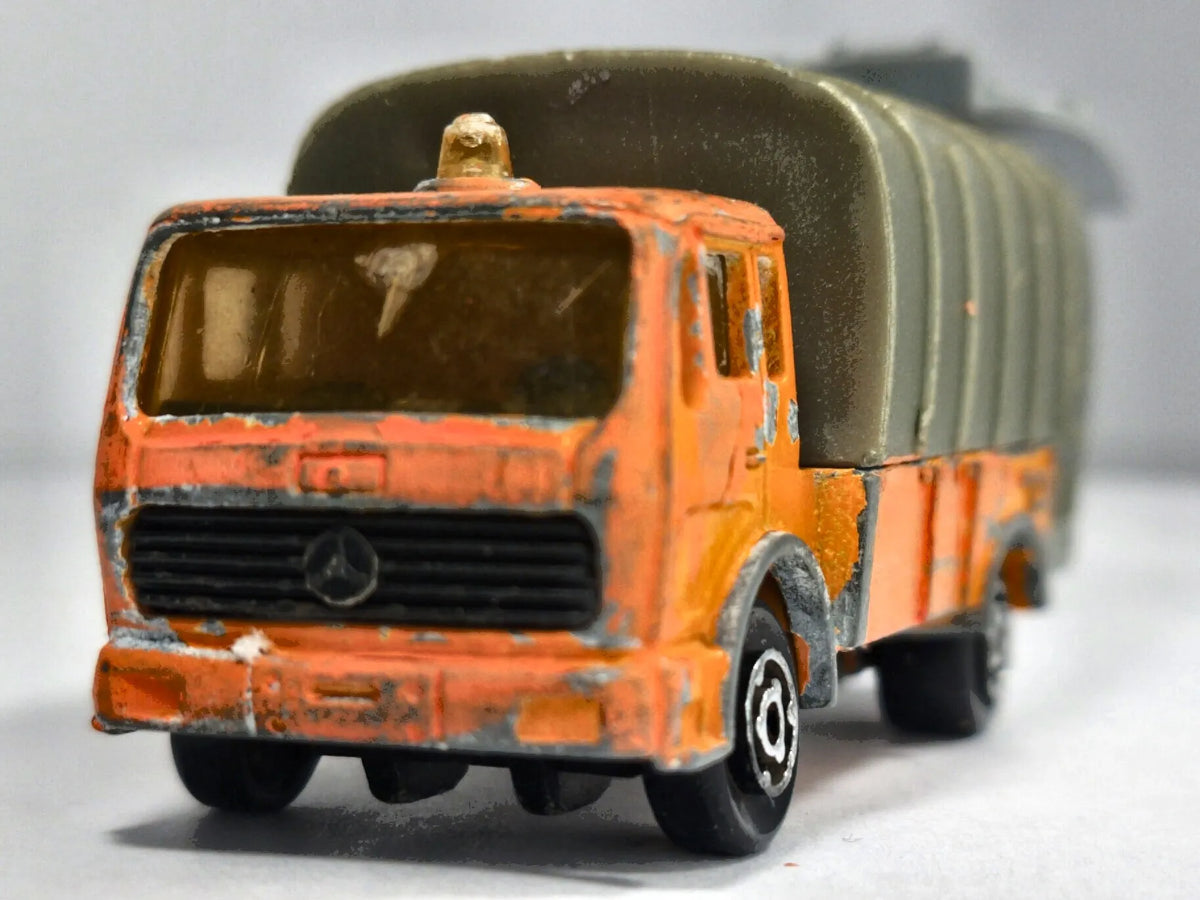 Ciężarówka Mercedes Majorette '80 Pomarańczowy 1:100 Made in France – zdjęcie 5