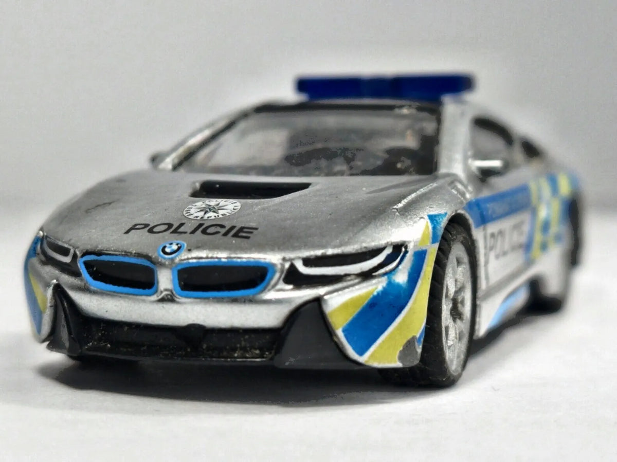 BMW I8 SIKU 2015 1:60 Made in Portugal POLICE Luzak Srebrny Policja – zdjęcie 5