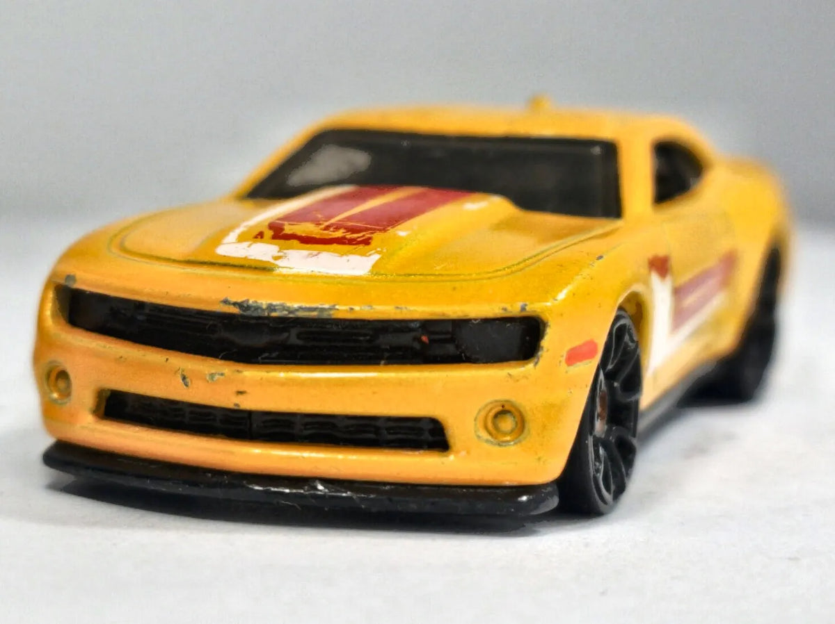 Chevrolet Camaro ZL1 Hot Wheels 2015 1:64 Luzak Żółty Muscle Car – zdjęcie 5