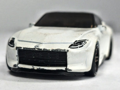 Nissan Z Proto Hot Wheels 2021 Biały 1:64 – zdjęcie 5