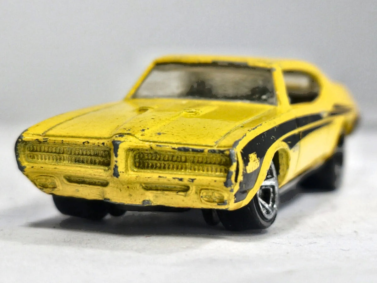Pontiac GTO Hot Wheels 1:64 Luzak Żółty Muscle Car – zdjęcie 5