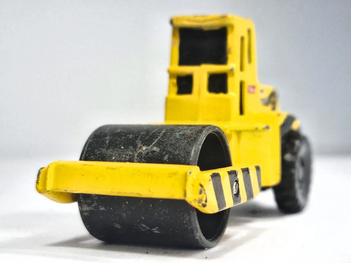 PAVEMENT ROLLER, Walec drogowy, Maisto (Tonka) 2005, Die cast, Żółty 1:64 – zdjęcie 5