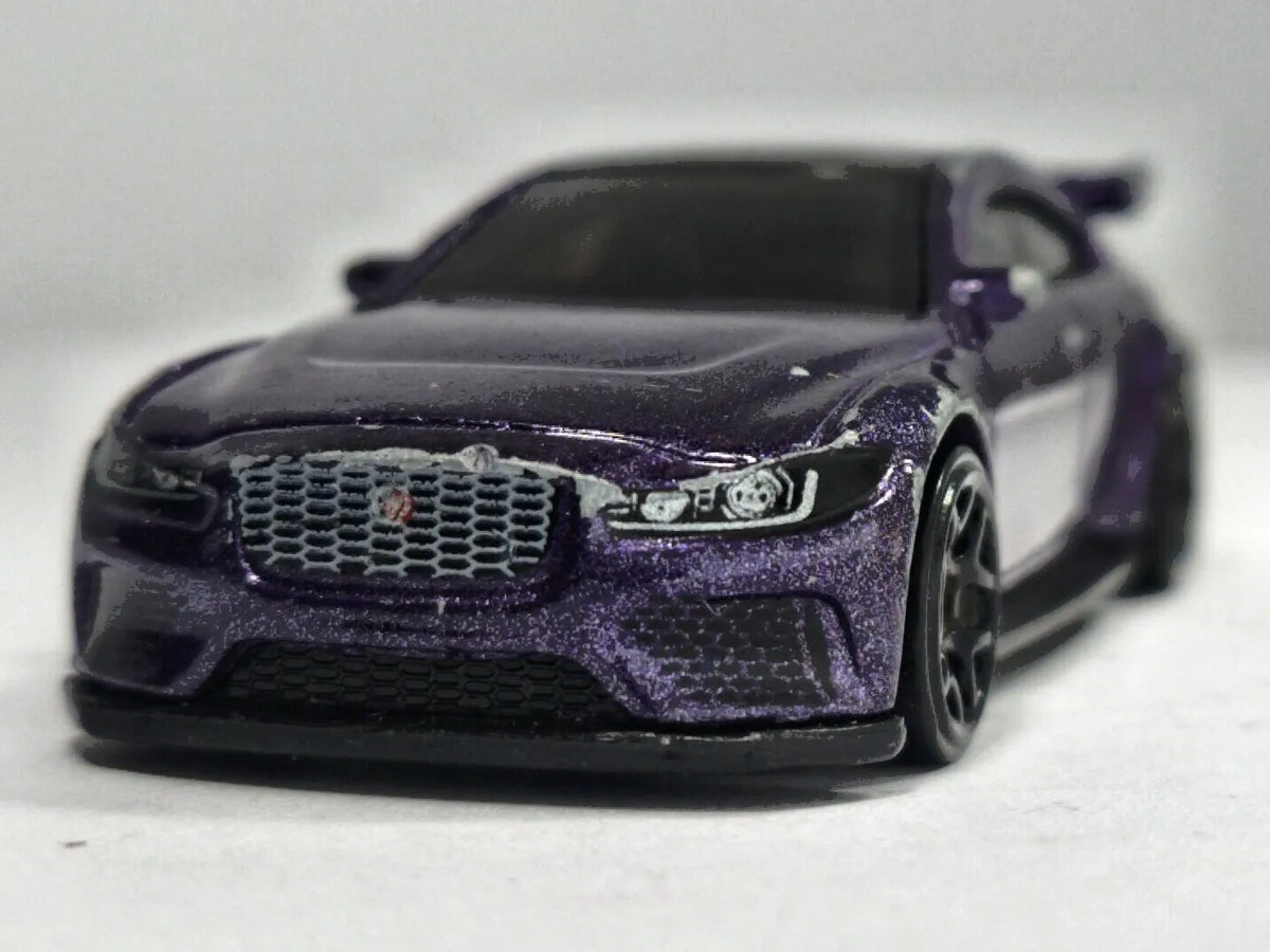 Jaguar Xe Sv Project 8 Hot Wheels 2018 Factory Fresh 1:64 Luzak Fioletowy – zdjęcie 5