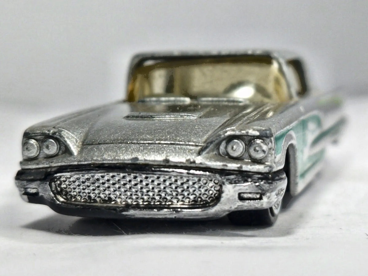 Ford Thunderbird 1958 Hot Wheels 2003 Mainline 1:64 Luzak Srebrny – zdjęcie 5