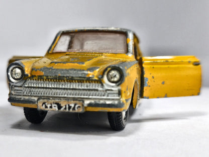FORD CONSUL CORTINA Dinky Toys '70 Żółty 1:43 Made in England – zdjęcie 5