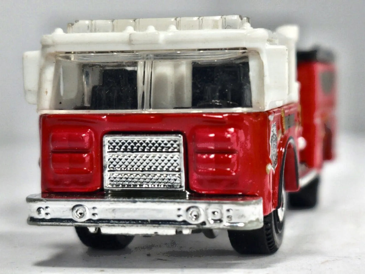 Pierce Dash Fire Engine Matchbox 1:64 Wóz strażacki Luzak Straż pożarna – zdjęcie 5