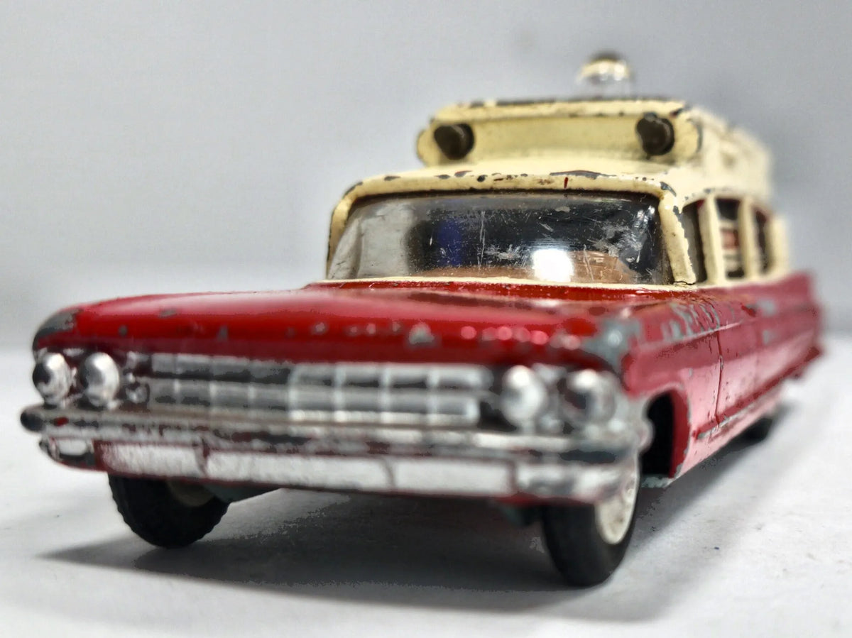 Superior Ambulance Corgi '70 Czerwony 1:43 Made in England – zdjęcie 5
