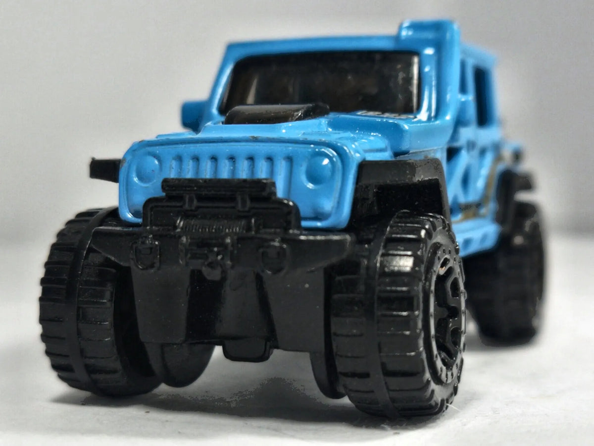 Jeep Wrangler Hot Wheels 2017 Mud Studs 1:64 222 Luzak Niebieski – zdjęcie 5