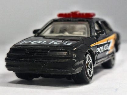 FORD CROWN VICTORIA POLICE, D-22, Matchbox 1996, Vintage Model, Czarny 1:64 – zdjęcie 5