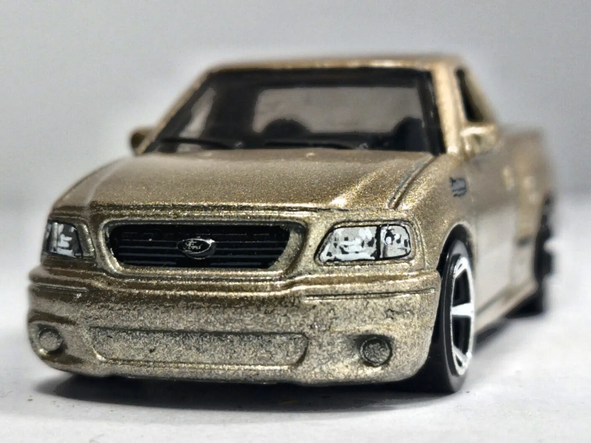 '99 Ford F-150 Svt Lightning Hot Wheels 2020 1:64 Pickup Luzak Złoty – zdjęcie 5