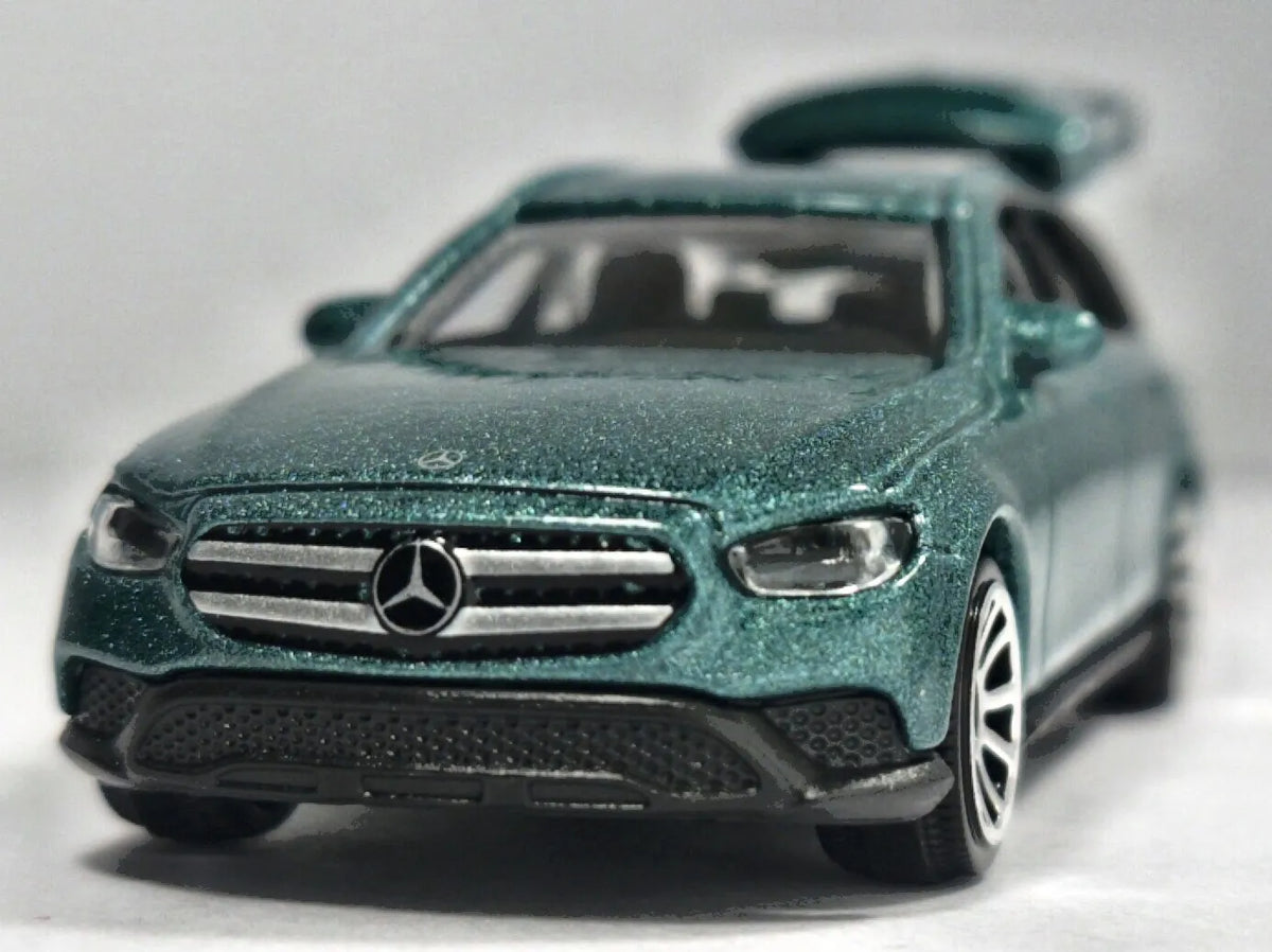 MERCEDES-BENZ E-CLASS ALL-TERRAIN KOMBI, Majorette, REF:2321, Zielony, 1:64 – zdjęcie 5