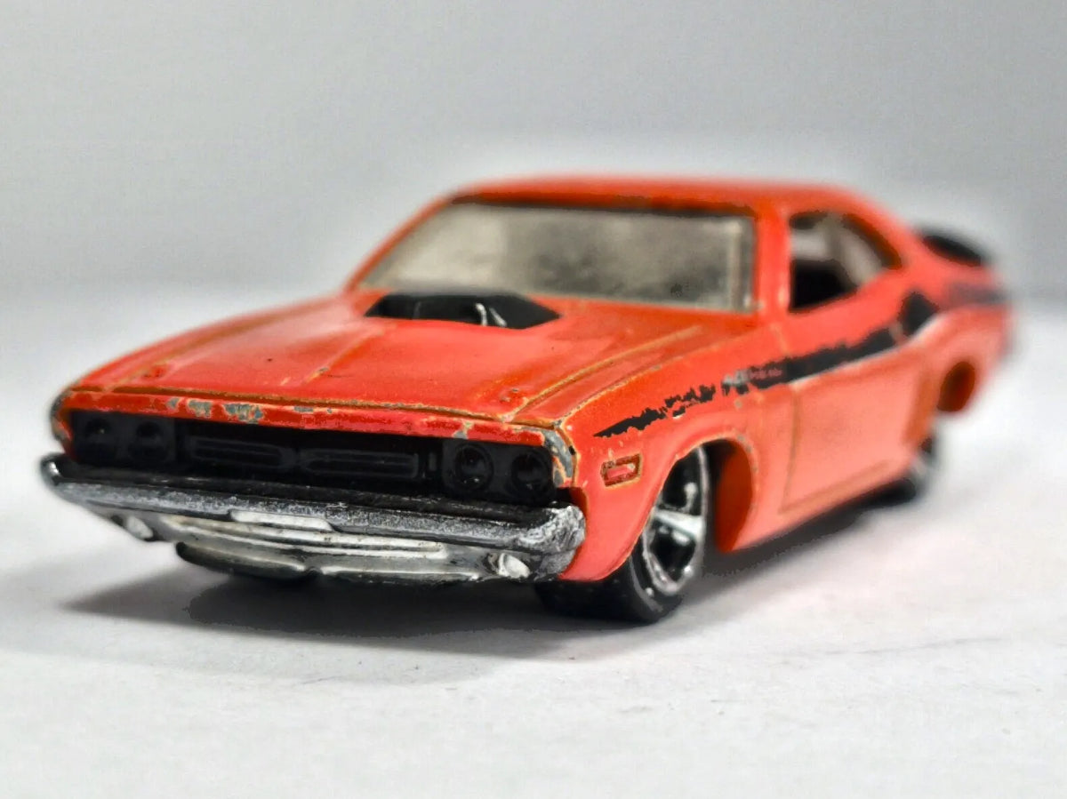 '71 Dodge Chellenger Hot Wheels 1975 Flying Colors 1:64 Luzak Muscle Car – zdjęcie 5