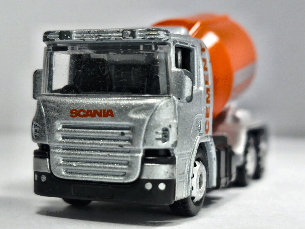 Betoniarka SCANIA CEMENT MIXER Corgi Srebrny 1:64 – zdjęcie 5