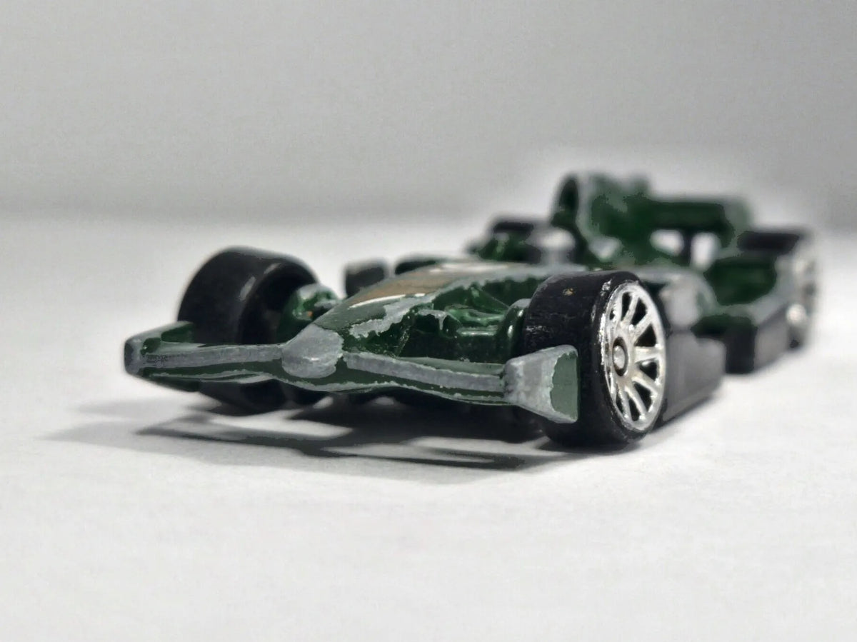 Formuła F1 Racer Hot Wheels 2011 Zielony 1:64 – zdjęcie 5