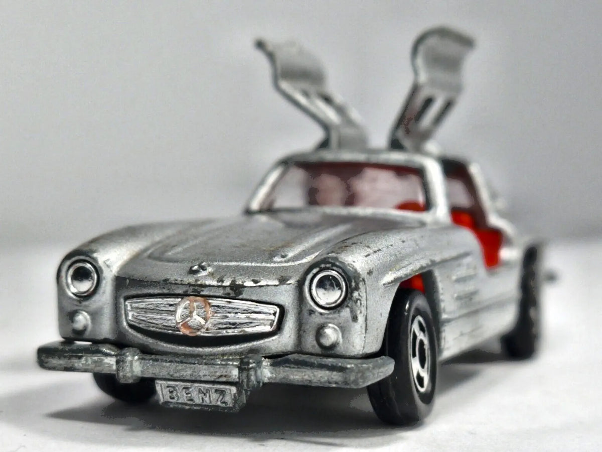 MERCEDES BENZ 300 SL Tomica '70 Srebrny 1:63 Made in Japan – zdjęcie 5