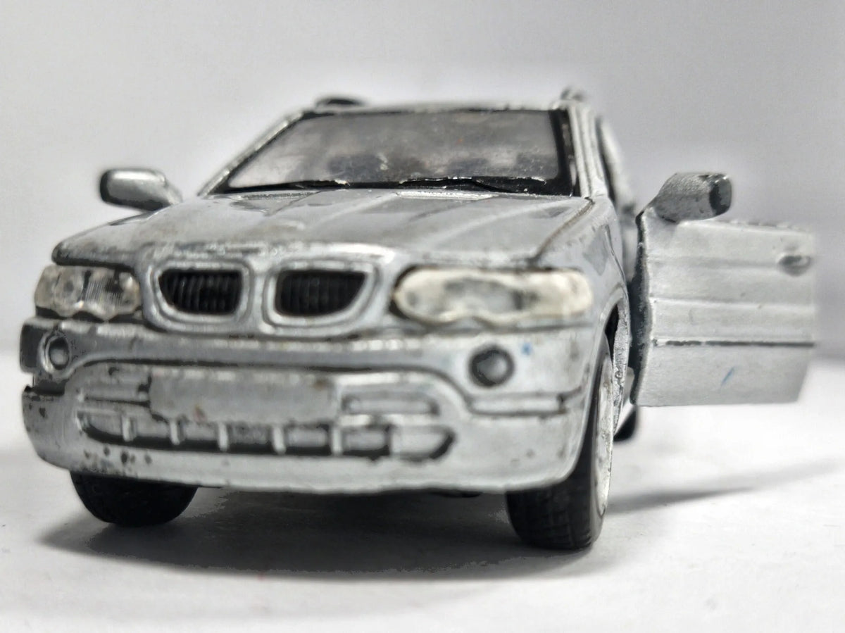 BMW X5 Maisto Srebrny 1:42 – zdjęcie 5