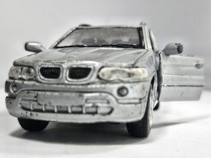 BMW X5 Maisto Srebrny 1:42 – zdjęcie 5