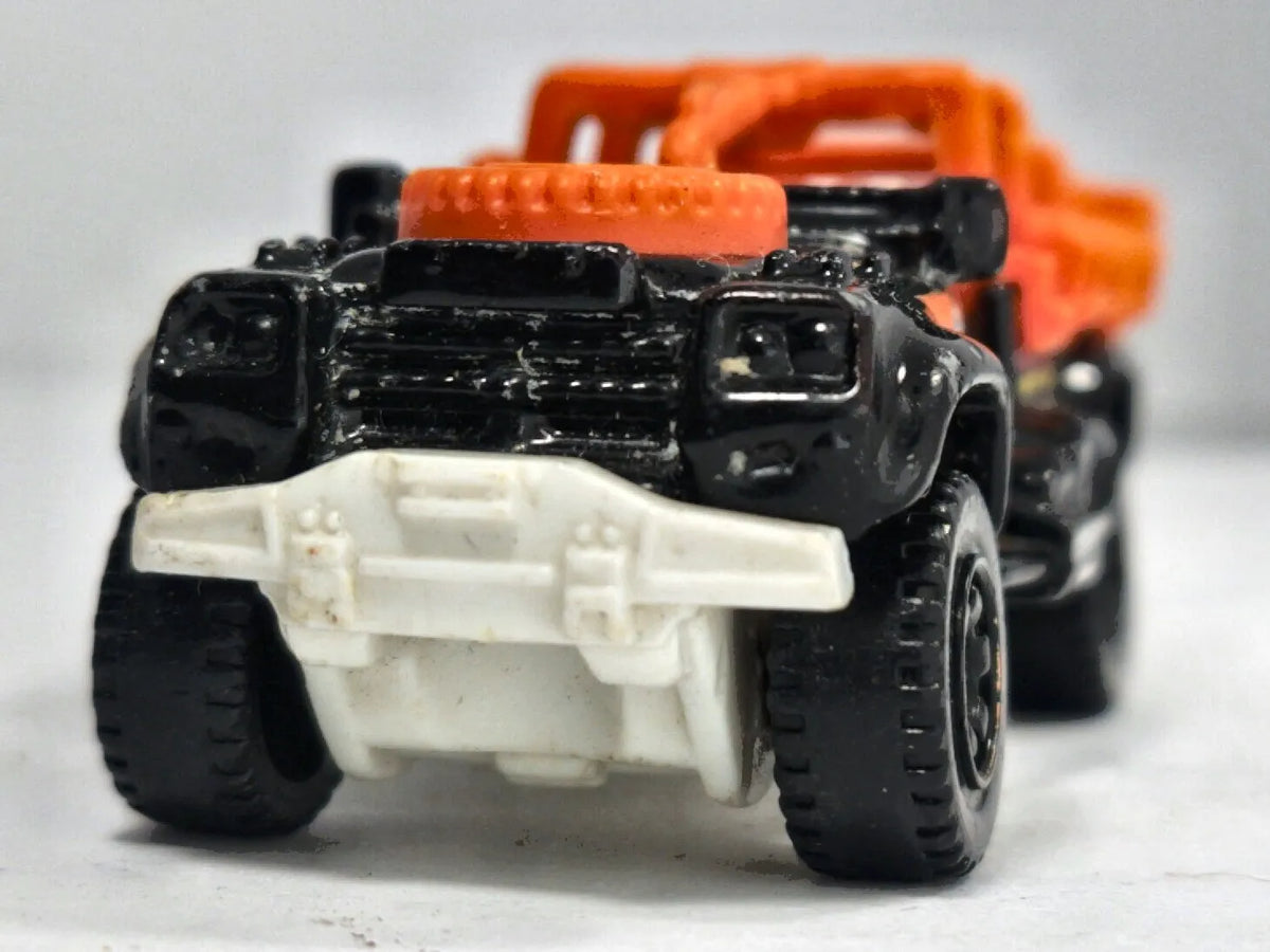 Sahara Survivor Maisto 1:64 Terenówka Luzak Czarny Jak Land Rover Defender – zdjęcie 5