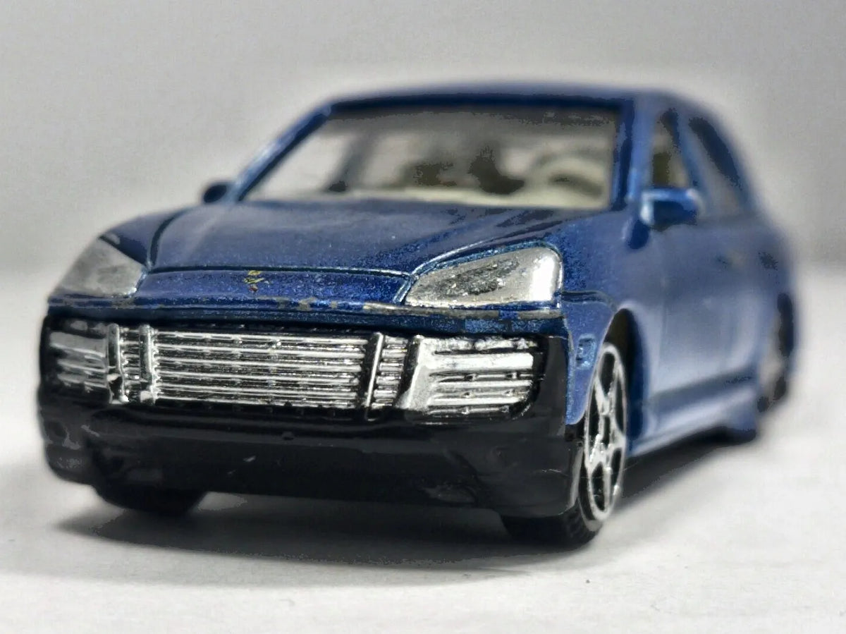 2005 Porsche Cayenne Motor Max Niebieski 1:64 – zdjęcie 5
