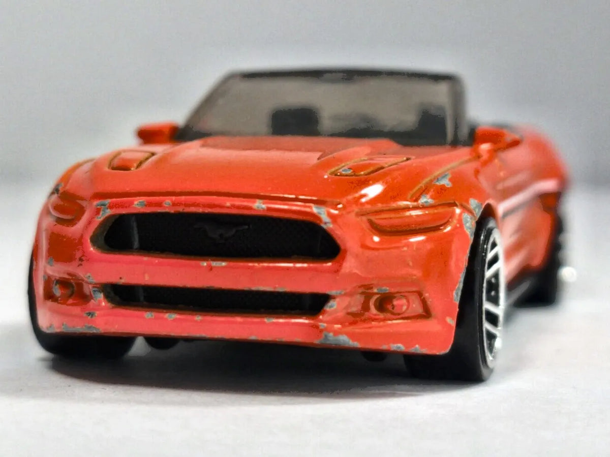 2015 Ford Mustang Gt Convertible Hot Wheels 2016 Czerwony 1:64 – zdjęcie 5