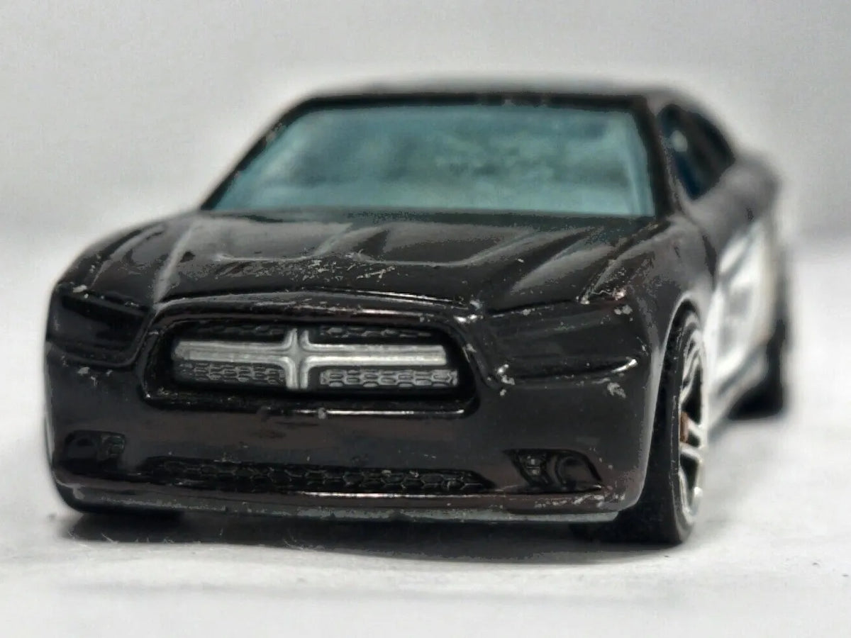 Dodge Charger R/T Hot Wheels 2011 1:64 TO PROTECT AND SERVE Luzak Policja – zdjęcie 5