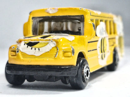 SCHOOL BUS Wersja PSZCZÓŁKA MAJA, Maisto, Die cast 73, Żółty 1:64, Resoraki – zdjęcie 5