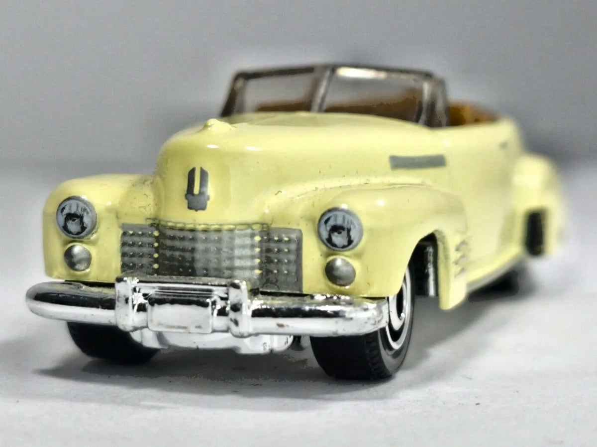 1941 Cadillac Series 62 Convertible Coupe Matchbox 2021 Kremowy 1:64 – zdjęcie 5
