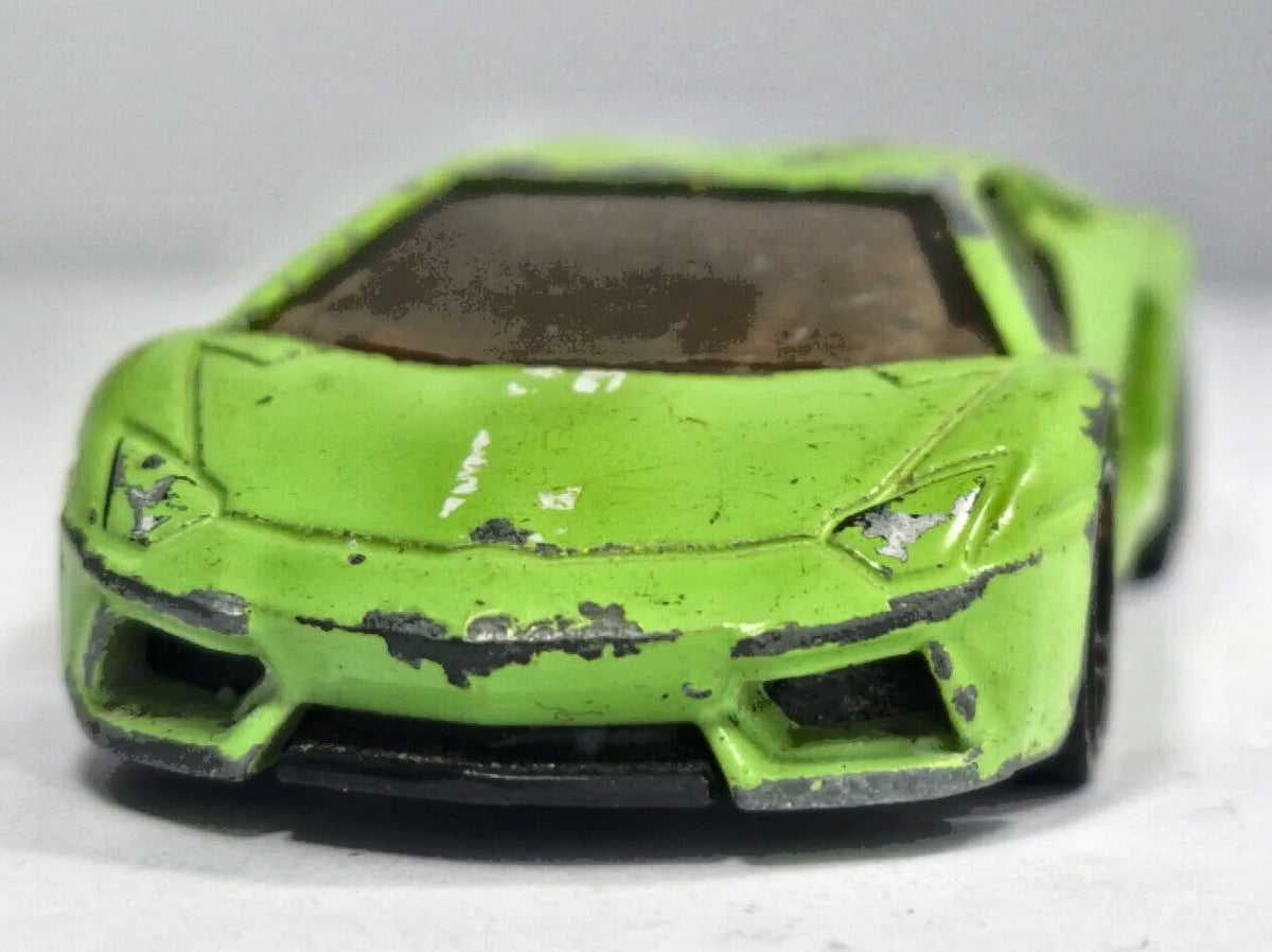 Lamborghini Aventador LP 700-4 Hot Wheels 2011 New Models 1:64 Luzak – zdjęcie 5