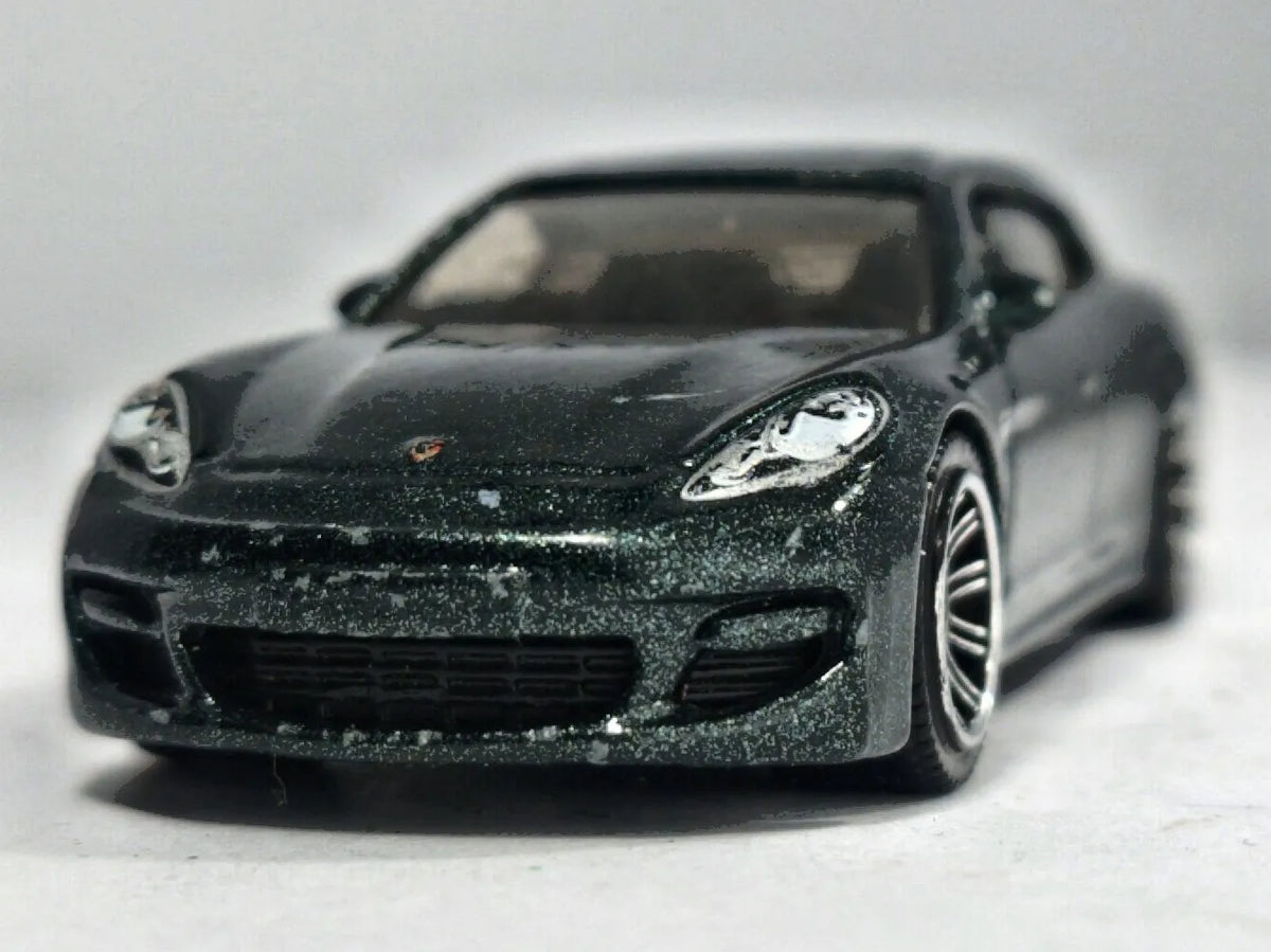 Porsche Panamera Matchbox 2010 1:64 Luzak Zielony – zdjęcie 5