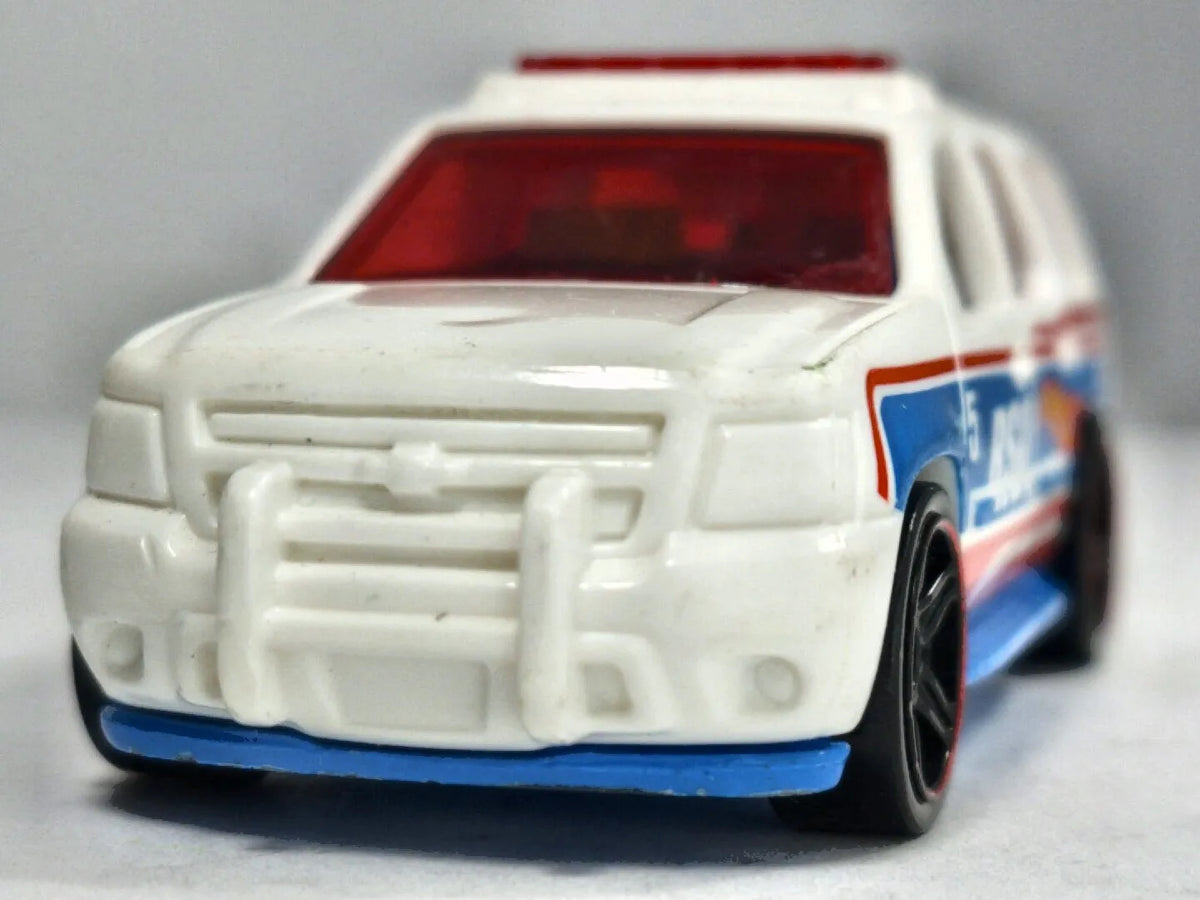 '07 Chevy Tahoe Hot Wheels 1986 Mainline 1:64 Biały Radiostacja – zdjęcie 5