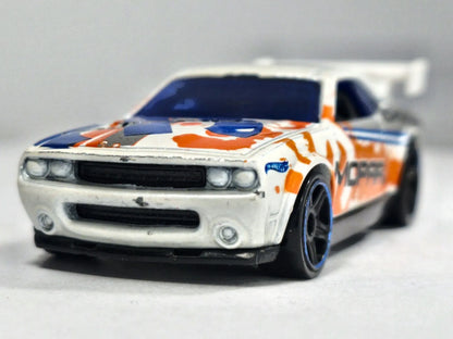 Dodge Challenger Drift Car Hot Wheels 1:64 MOPAR Luzak Biały – zdjęcie 5