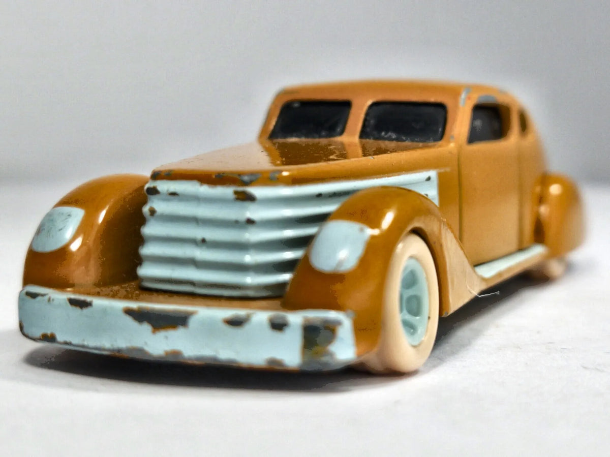 Bruce Wayne / Batman / DC Comics Ertl 1936 Miodowy 1:55 – zdjęcie 5