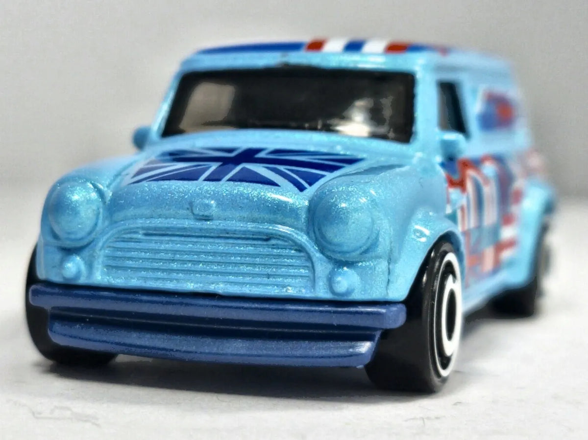 '67 Austin Mini Van Hot Wheels 2014 1:64 Van Niebieski Vintage – zdjęcie 5
