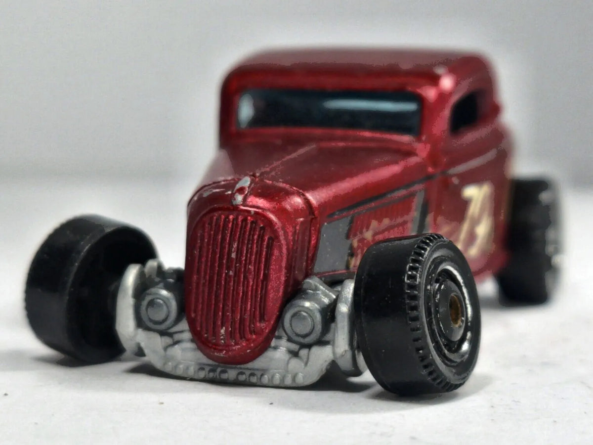 1933 Ford Coupe Matchbox 2017 1:64 Hot Rod 70 Luzak Czerwony – zdjęcie 5