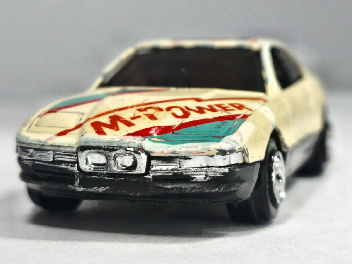 Jak BMW 850i Seria E31, M-Power #4, Die cast NO.804, Kremowy 1:64, Resoraki – zdjęcie 5