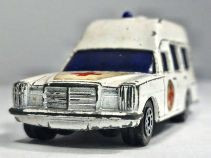 MERCEDES BENZ 2200 BINZ AMBULANCE, Corgi, Die cast, Biały, 1:64, Resoraki – zdjęcie 5