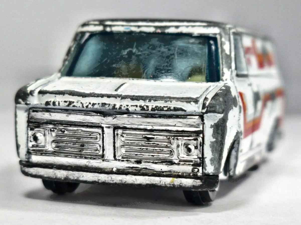 DELIGHTFUL SUPER VAN Yatming Biały 1:60 – zdjęcie 5