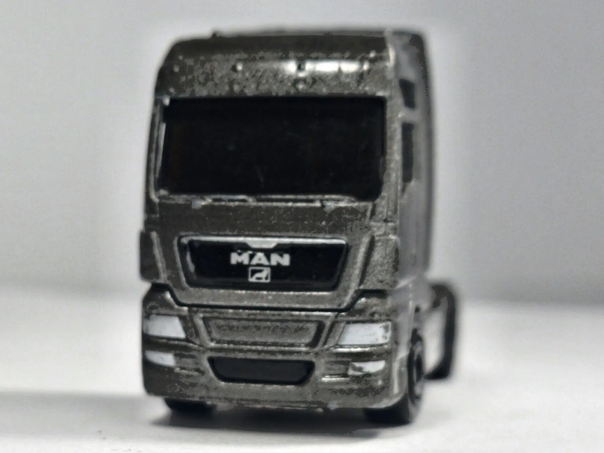 Ciężarówka Man Tgx Majorette Grafitowy 1:100 – zdjęcie 5