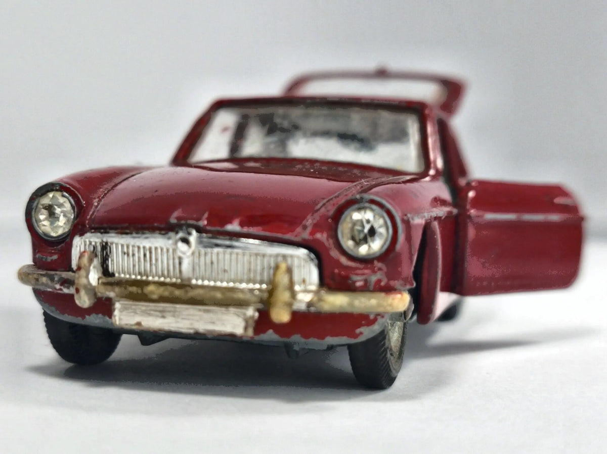 MGB MG GT Corgi LATA '70 Czerwony 1:43 Made in Great Britain MGB MG GT – zdjęcie 5