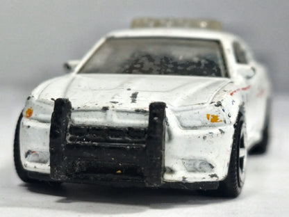 Dodge Charger Pursuit Policja Matchbox 2012 Biały 1:57 – zdjęcie 5