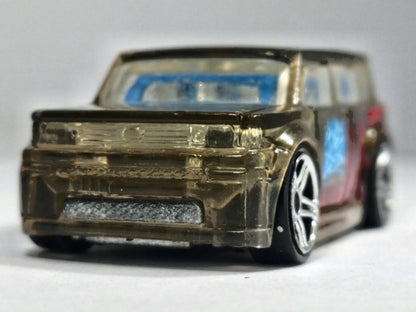 Scion xB Hot Wheels 1:64 Luzak Srebrny – zdjęcie 5