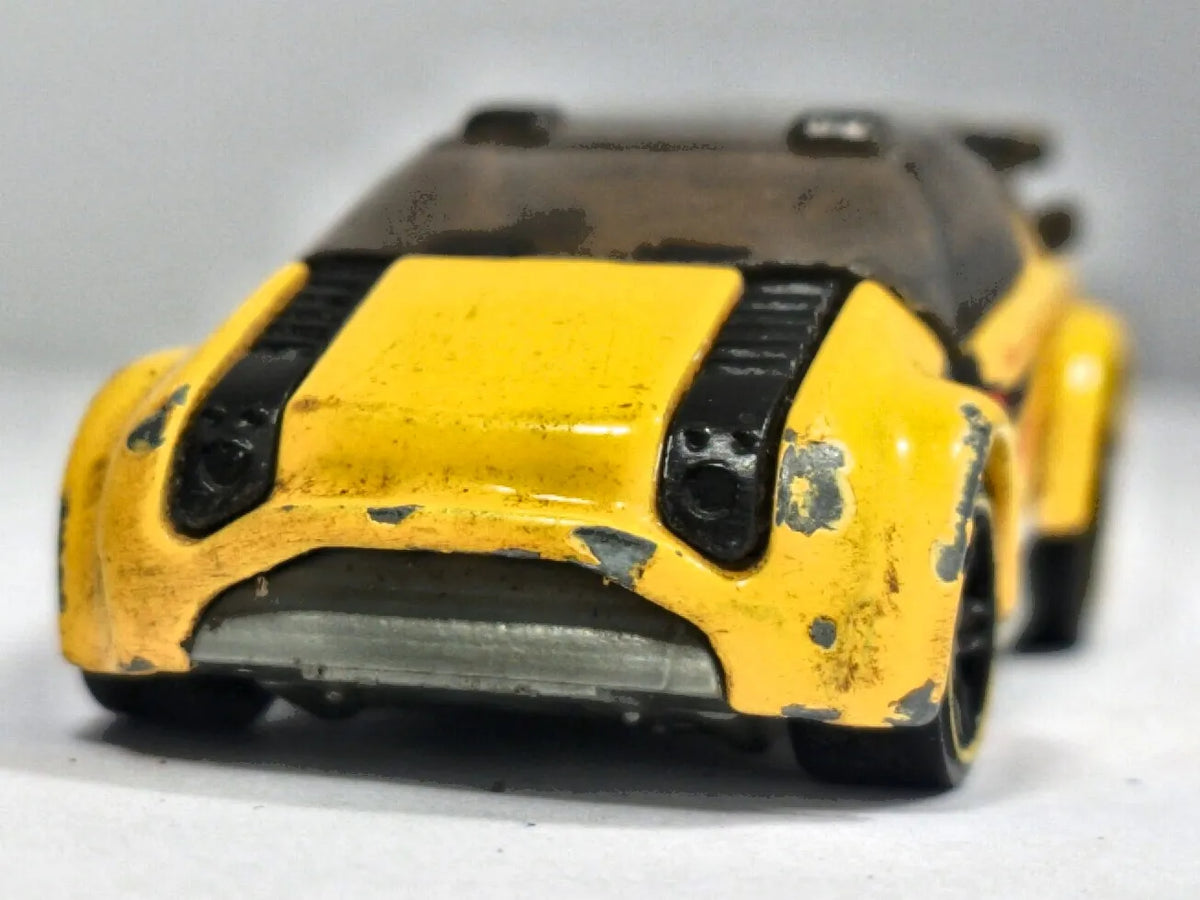 Super Gnat Hot Wheels 2013 1:64 55 Luzak Żółty – zdjęcie 5
