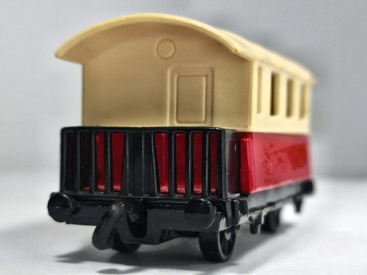 Passenger Coach Matchbox 1978 Superfast 1:64 Made in England Luzak Czerwony – zdjęcie 5