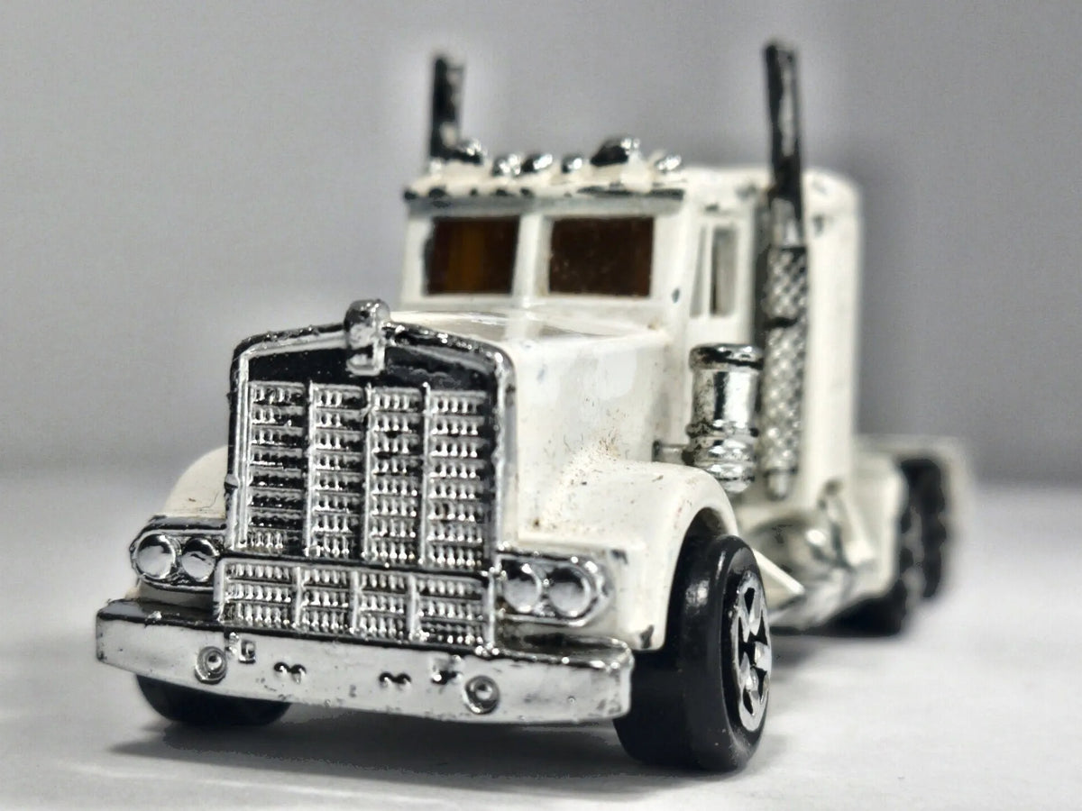 Ciągnik Siodłowy Kenworth Majorette Biały 1:87 – zdjęcie 5